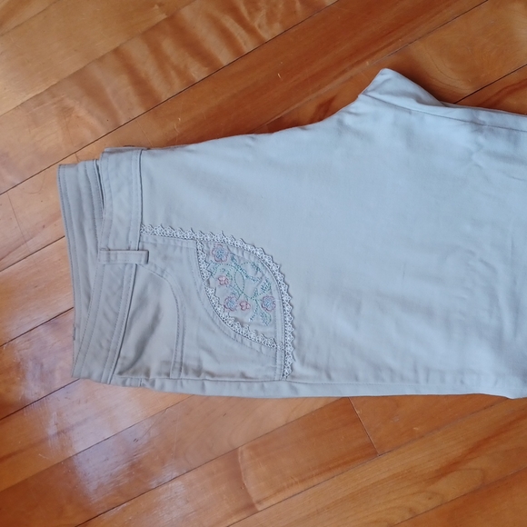 Light Grey Capri size S -M - Picture 4 of 12
